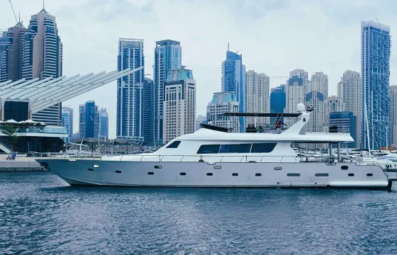 Smit 105ft: Your Premier Luxury Yacht for Unforgettable Dubai Cruises