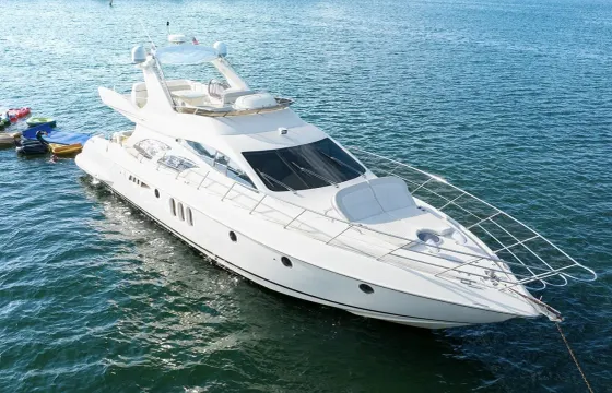 Captained 70ft Azimut Mega Yacht In Miami Beach Marina
