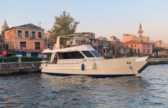 30ft Yacht for Istanbul Bosphorus Sightseeing Tour