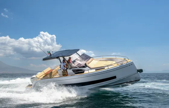 Chic Coastal Cruising aboard the Salpa 35 Motor Yacht!
