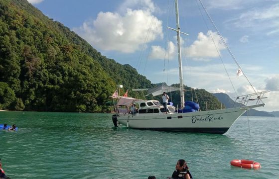 Modern Classic Endurance 35 Sailing Yacht Ombak Rindu Langkawi