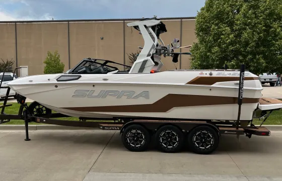 Supra SL550 Wake-Surf Boat