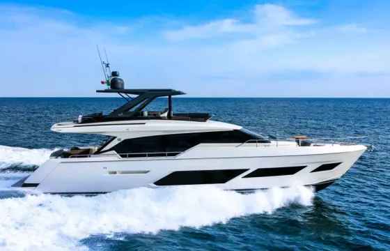 Ferretti Yachts 720 in Dubai Marina