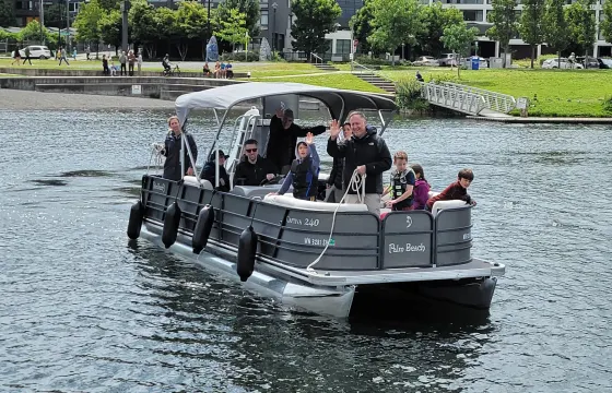 Amazing Water slide pontoon boat! Fun boat up to 12 people!