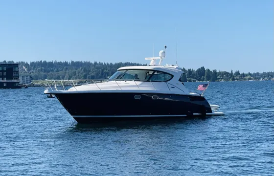 Cruise Lake Washington on a luxurious 47' Tiara 4500 Sovran Motor Yacht
