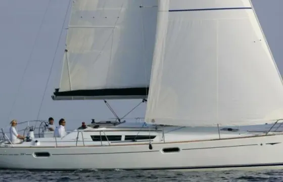 Jeanneau 39i Julia Sailing Yacht in NY Harbor