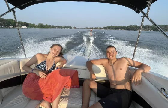 Boating on Demand~Passenger Limits: Captained=6-Bare boat=10
