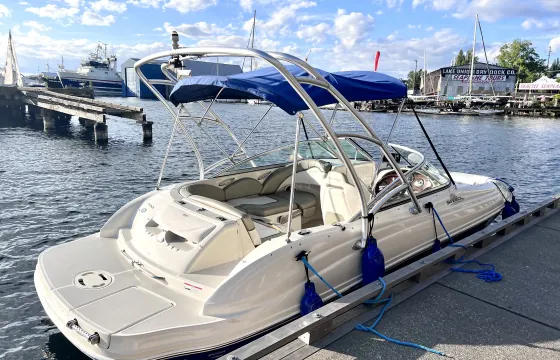 21’ Boat;Toilet;EnclosureFromSun/Rain; Anchor;Can tow;Fueled on Owners Time