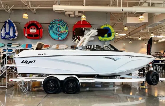 Amazing Wake Surf Boat at Possum Kingdom and Surrounding Lakes.