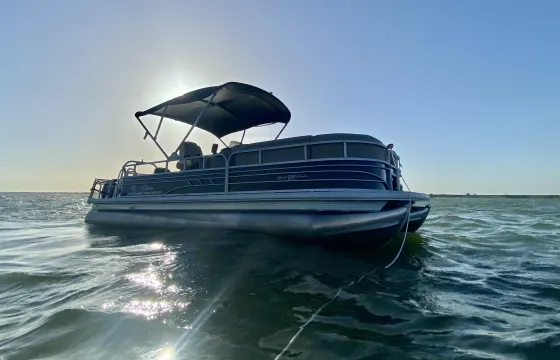 24ft SunTracker Party/Fishing Pontoon at Cedar Creek Reservoir, Texas