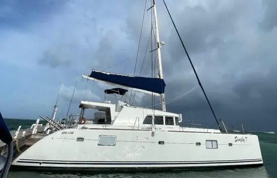 Gorgeous Luxury 50 ft Lagoon Catamaran in San Pedro Belize