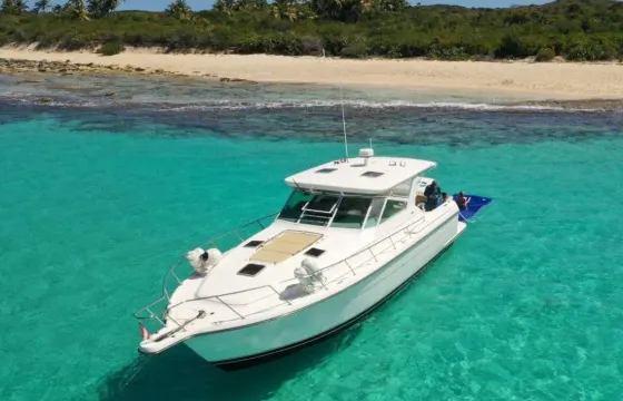 Brandnew Tiara 47 for Luxurious Voyage to Palominos, Icacos, and Isla de Ramos