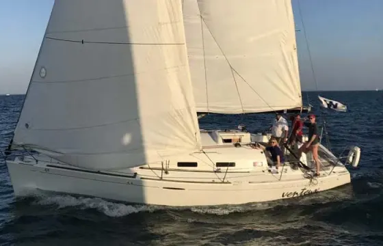 Private Cruise on 40’ Luxury Sailing Yacht - Beneteau Oceanis 393 “Vagabond”