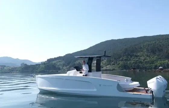 ⚓️ 8-person Custom 29' Luxury Console in La Cruz (Includes food)