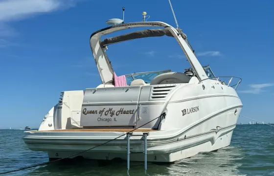 31ft Cabin Cruiser Yacht Charter with USCG Master Captain On Lake Michigan