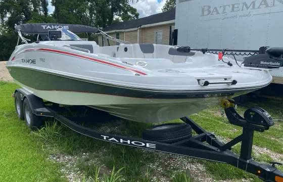 Tahoe 1950 Deck boat seats up to 10 people great for a fun day on the water