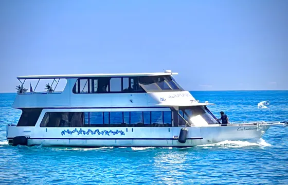 Tiki-Chic Yacht, 40-120 Passengers, One deck option. Beverage package included!