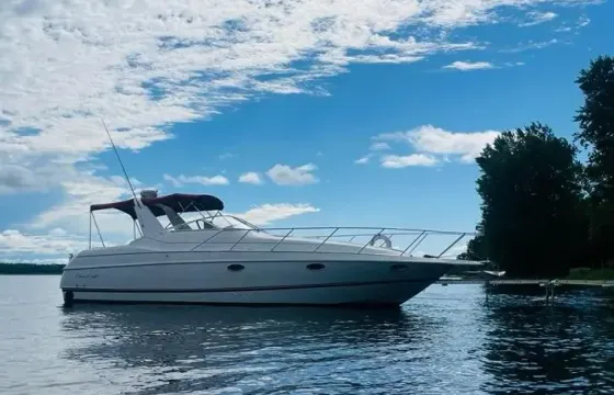 10 Person 34 foot Party Boat on the Ottawa River in Gatineau, Quebec