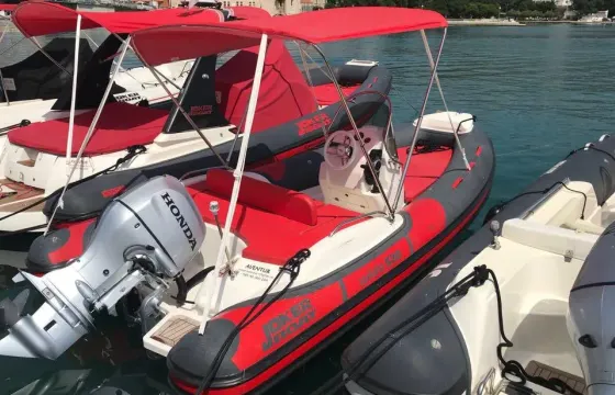 Hire the Jokerboat Wide 520 + Honda 100hp in Trogir, Split-Dalmatia County