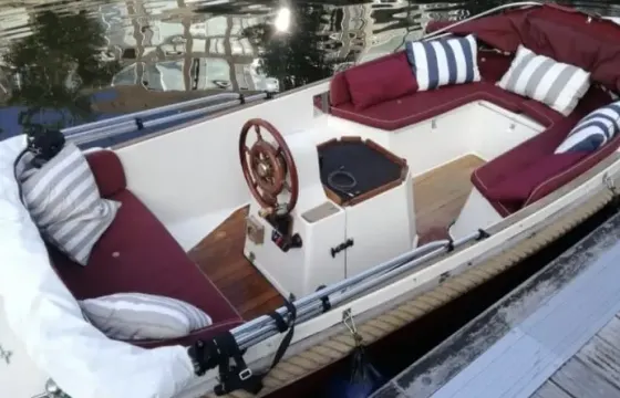 Private Boat for up to 6 people - Wato 510