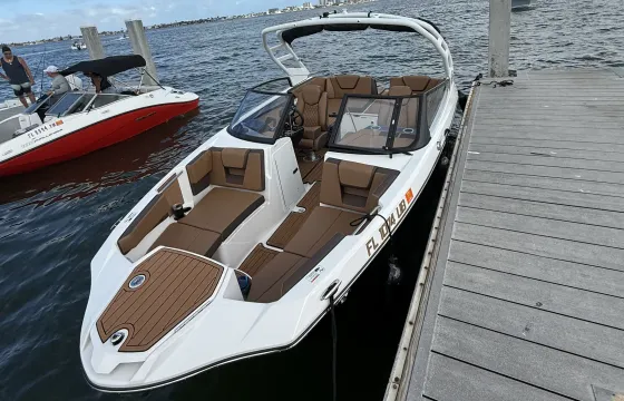 Explore Clearwater Like A Local On A Luxurious Yamaha Jet Boat