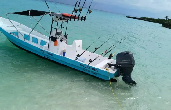 Deep Sea Fishing and Snorkeling on 25ft Yamaha