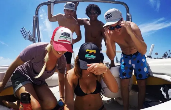 18' Maxum Bowrider Sports Boat - Ready for Sun, Sea and Good Vibes