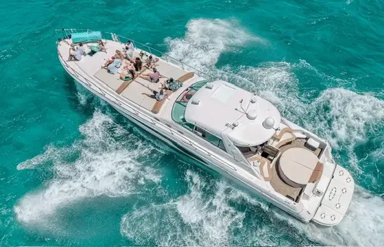 Sea Ray 630 Super Sun Sport Yacht with Jacuzzi in Cancun