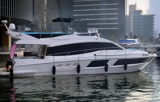 Luxury 50ft Majesty Yacht Rental Dubai – Private Charter with Free Decoration