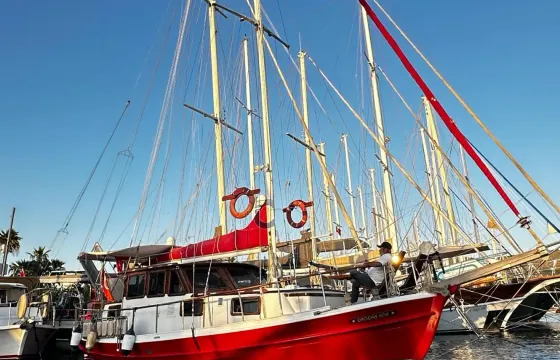 40' Sailing Red Boat Gulet Sunset Tour