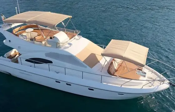 Ferretti 48ft Luxury Yacht on the Beautiful Acapulco Waters!