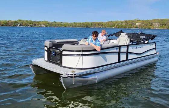 22’ Pontoon – Cruise, Lounge and tube| Lakeville, Prior Lake and lakes within 20