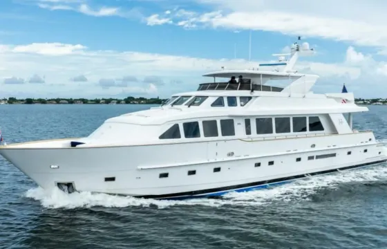 Los Angeles 95ft Mega Yacht Experience for Overnight Stays