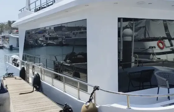 Houseboat, Capacity 20 Person, Perfect For Events Or Occasions