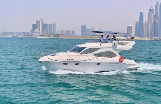 Premium 44ft Majesty Yacht | Great for couples and families!