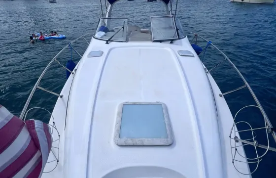 Luxury 31ft Bayliner 3055 Ciera for your Playpen Party