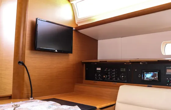 Jeanneau Sun Odyssey 509 Sailing Yacht Charter in Alimos, Greece