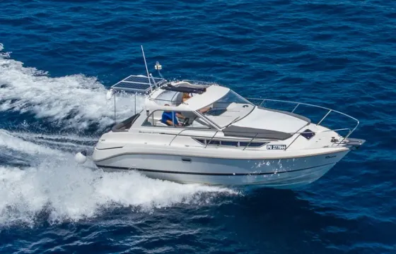Private boat tour aboard Hardy Seawings 277