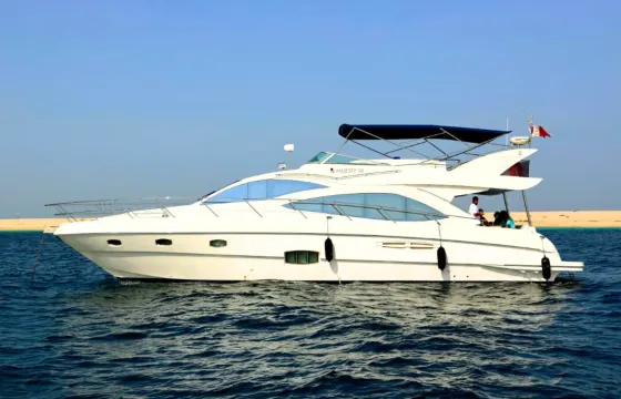 60ft luxury yacht rental in Dubai Marina – ideal for groups of 20 guests
