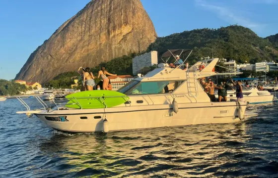 36ft Camarote Oceanic Motor Yacht Rental in Rio de Janeiro, Brazil