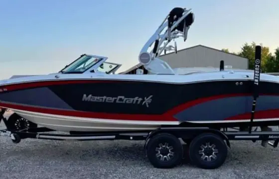 Surf Keystone Lake on our Mastercraft X23 Wakeboat