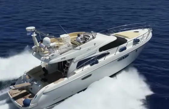 Cranchi 52ft Flybridge Private charter to Dia island from Heraklion