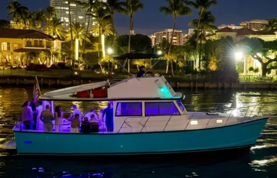 Miami Floating Club Experience: Sunset Boat Party in Biscayne Bay with BYOB