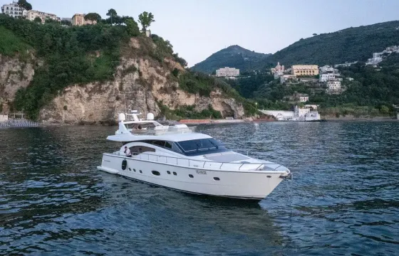 Sail into Luxury: Explore Capri on the Ferretti 680!