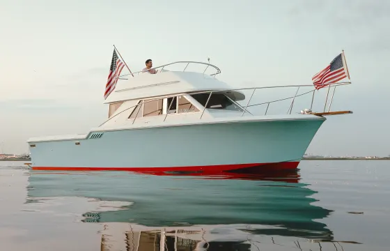 Cruise DC and turn heads aboard the vintage 1985 Chris Craft, American Pie