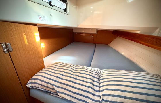 MAYLA -Bavaria 40 Cruiser (3 Cabin 2 wc ) 2012
