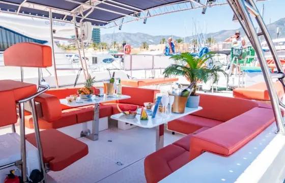 Quer 40 Private Boat For 12 People