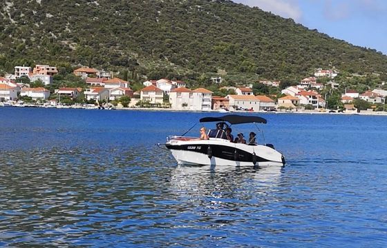 Barracuda 545 Powerboat For 7 People