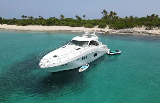 Awesome and Spacious Sea Ray 55’ 2009 Motor Yacht Rental in Fajardo, Puerto Rico