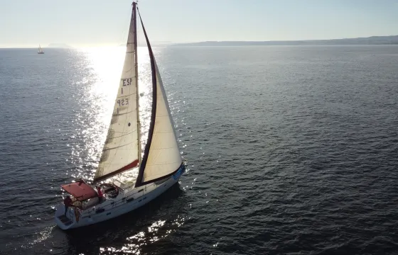Sailing Beneteau Oceanis Clipper 411 Cruising Monohull Charter in Estepona